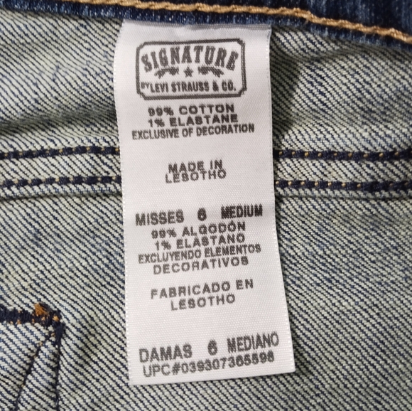 Levi's Low Rise Boot Cut Jeans - Picture 7 of 8